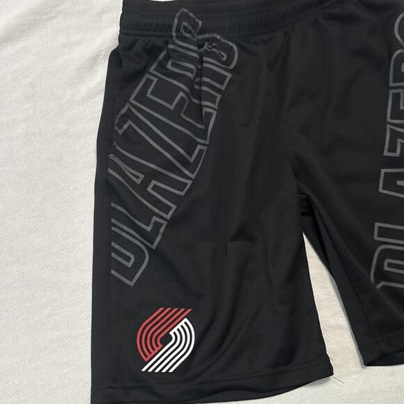 NBA Boys Black Athletic Shorts XL (18-20) - Picture 2 of 5